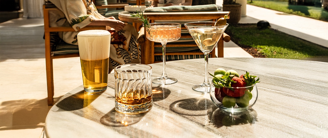 Glassware That Speaks Style: How to Impress Guests Before the First Sip
